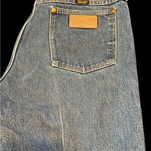 Wrangler Men's Relaxed Blue Jeans